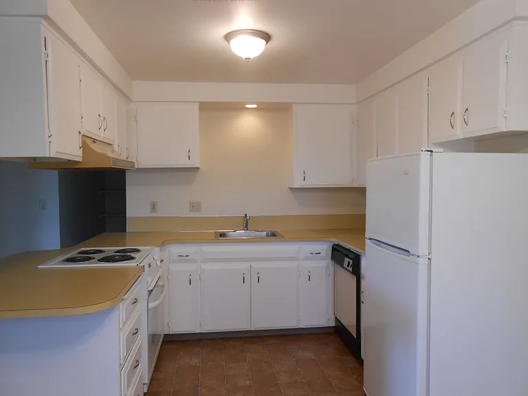 1244 NE 4th St #9 — Photo 18