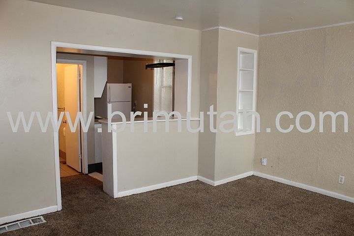 1st image of 1261 E Alameda Ave