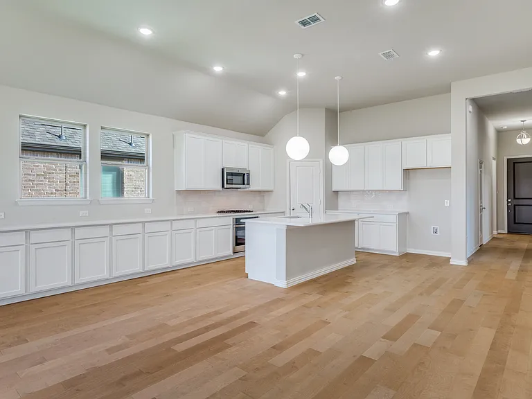 1312 Silver Grass Mdw — Photo 5