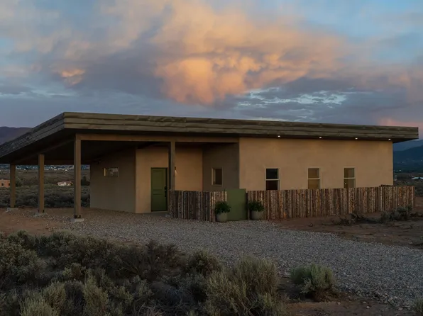 18 Camino Sabio, El Prado, NM 87529