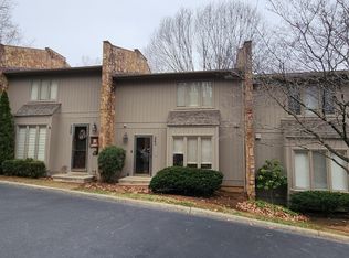 3363 Londonderry Ln, Roanoke, VA 24018