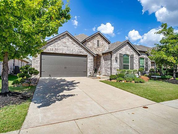 2nd image of 801 Glen Crossing Dr