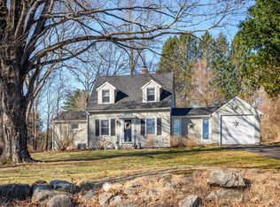 54 Queen St, Newtown, CT 06470