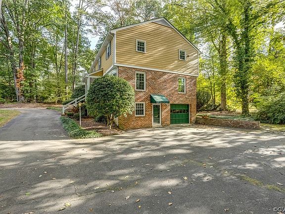 4th image of 305 Berwickshire Dr