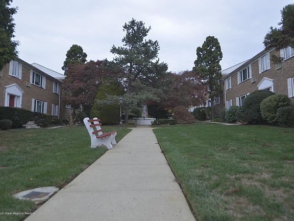 3rd image of 283 Spring St APT 2A