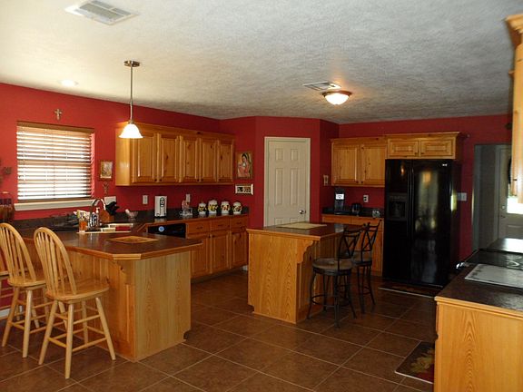 4th image of 711 Arrowhead Dr