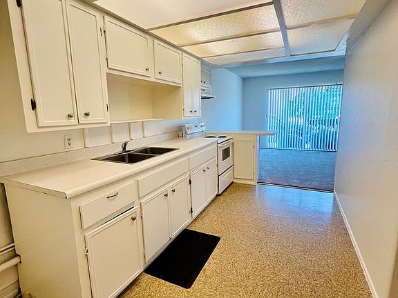 4th image of 1400-1408 N Freeman Ave #1402