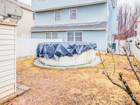 3rd image of 114 Wild Ave