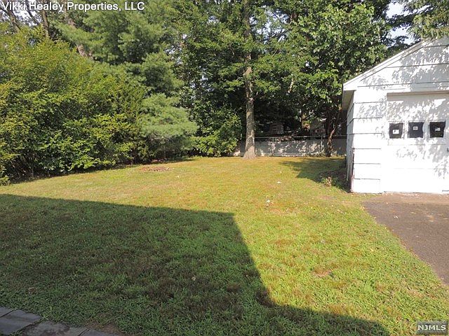 2nd image of 900 Briarcliff Ave