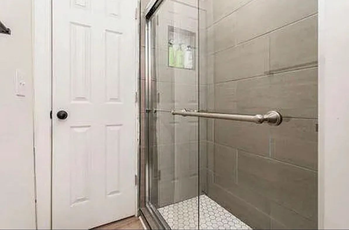 4 bed, 1350 sqft, $1,600 — Photo 3