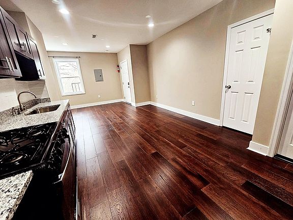 5th image of 611 N Carey St #C