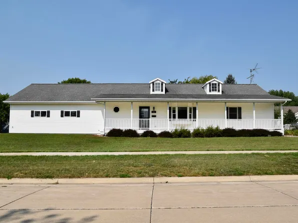 403 13th Ave NE, Sibley, IA 51249