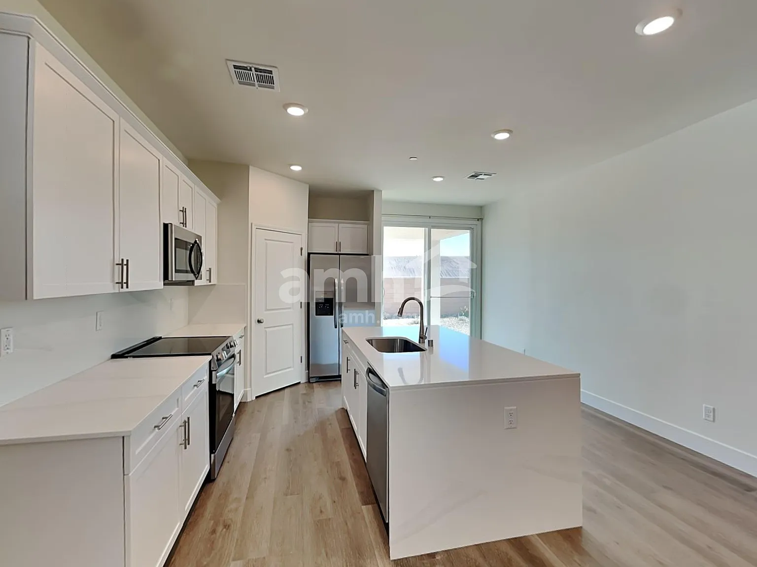2 bed, 2.0 bath, 1360 sqft, $2,220 — Photo 3