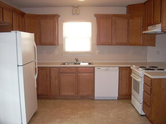 3rd image of 132 Cluster Cir