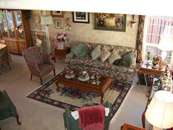 Beautiful and spacious formal living room and dining room
