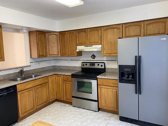 3rd image of 10618 Sawdust Cir