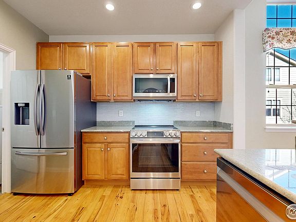 3rd image of 2238 Calais Dr #B