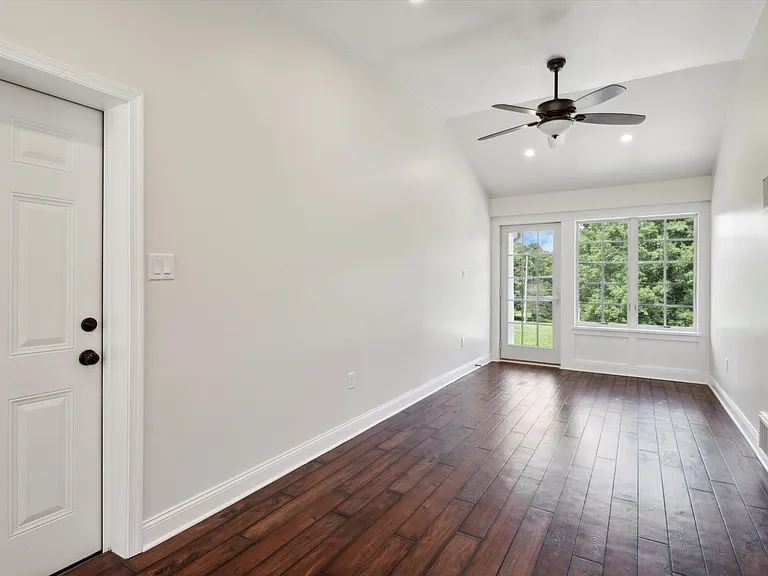432 Webb Rd — Photo 11