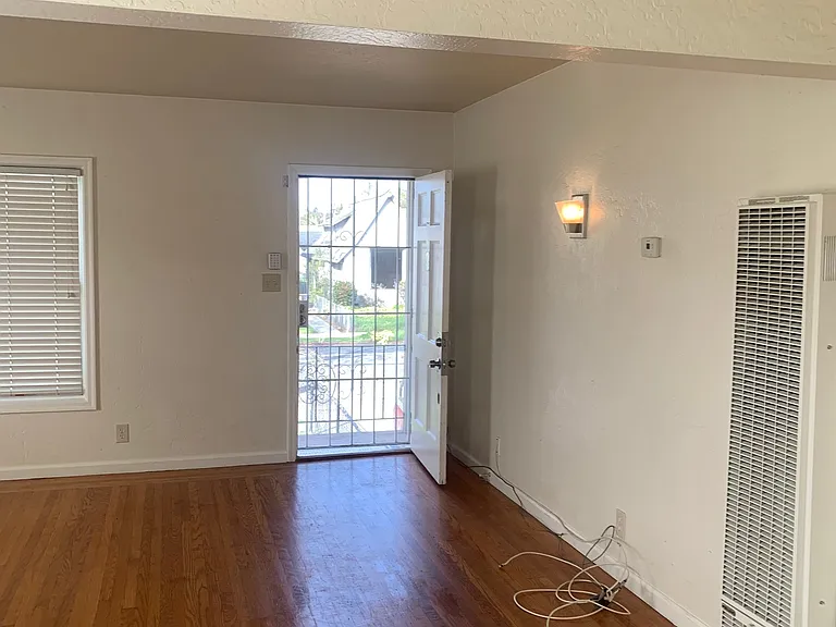 1403 Florida St — Photo 13