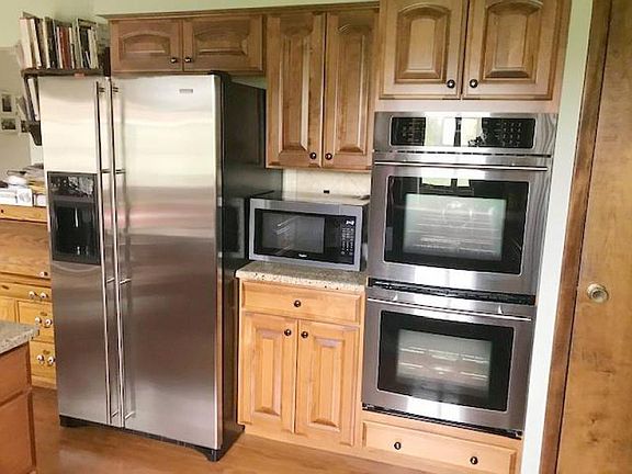 3rd image of 6848 Herron Dr