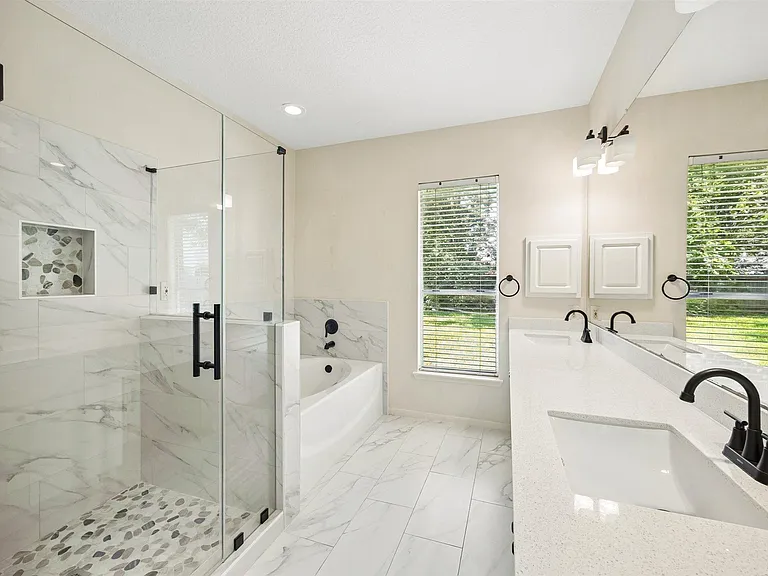 9811 Sandtown Cir — Photo 14