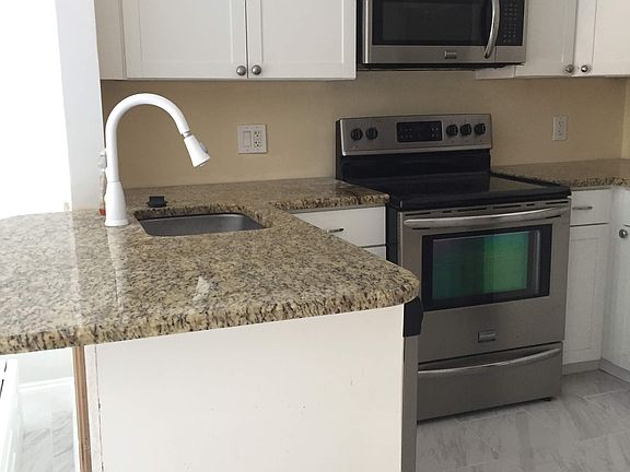 4th image of 3538 Gardens East Dr APT A