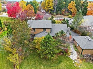 2794 Waling Woods Dr, Highland, MI 48356