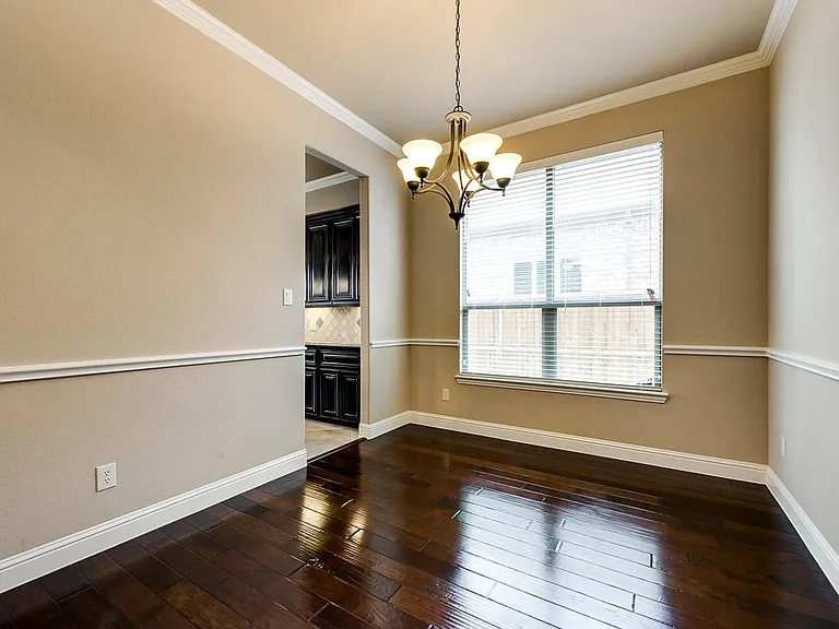490 Franklin St — Photo 7