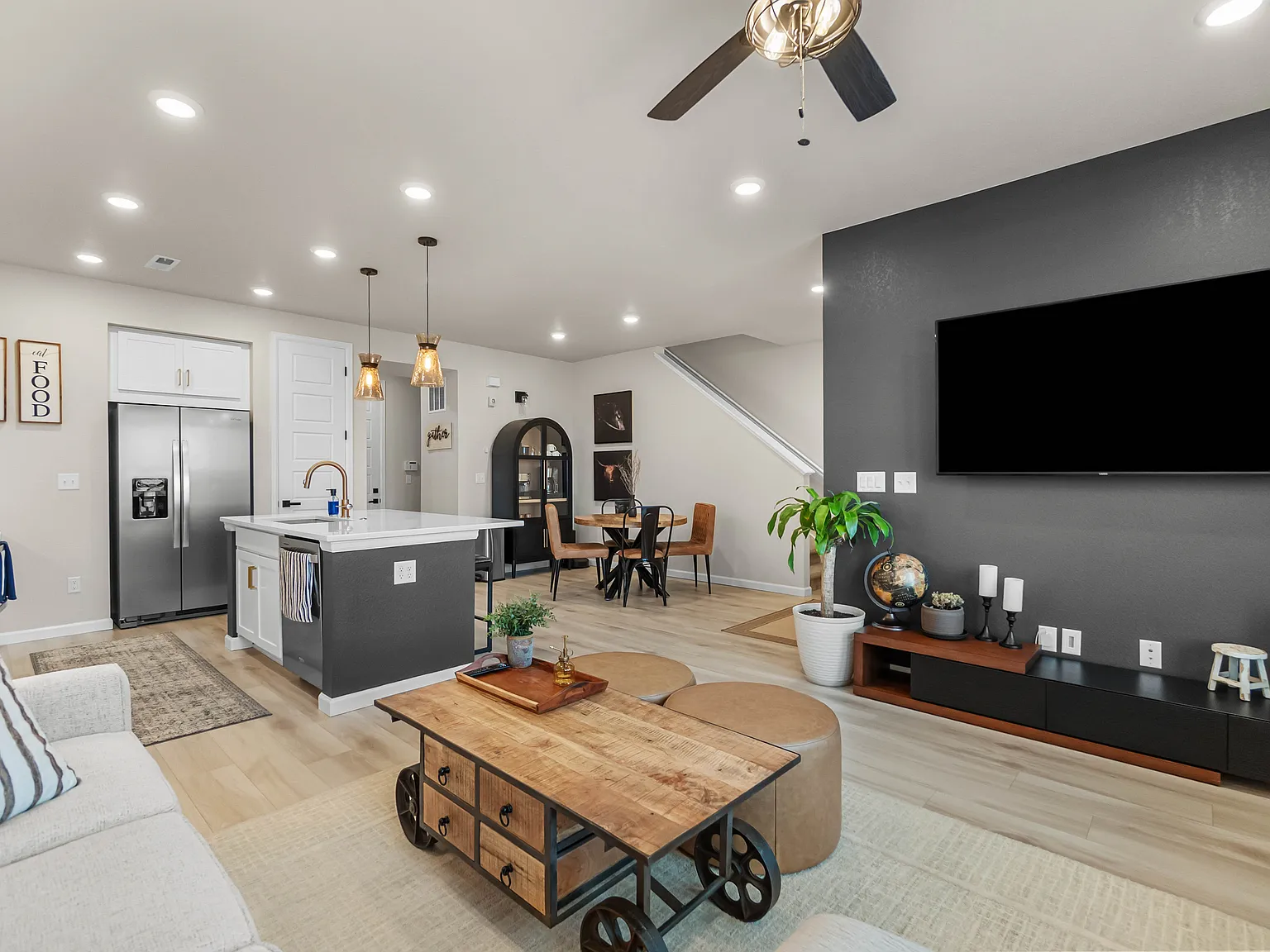 3 bed, 1590 sqft, $3,300 — Photo 3