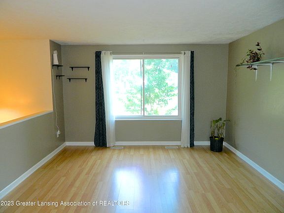 4th image of 3942 Bridgeport Dr