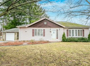 67 Ellington Rd, Rochester, NY 14616