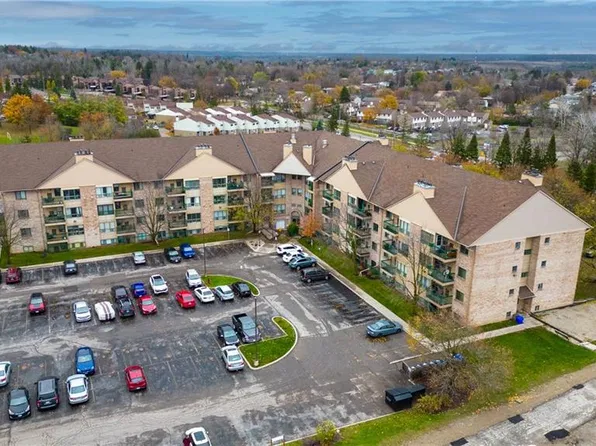 15 Hofstetter Ave #306, Kitchener, ON N2A 3Z7