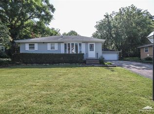 4633 Roslyn Rd, Downers Grove, IL 60515