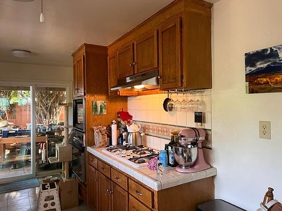 5th image of 1597 Jackson St #B