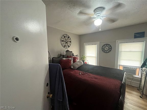 3rd image of 579 Broadway Ave