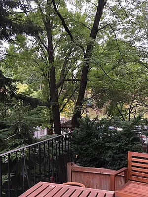 Sold by Manhattan Boutique Real Estate | media 28