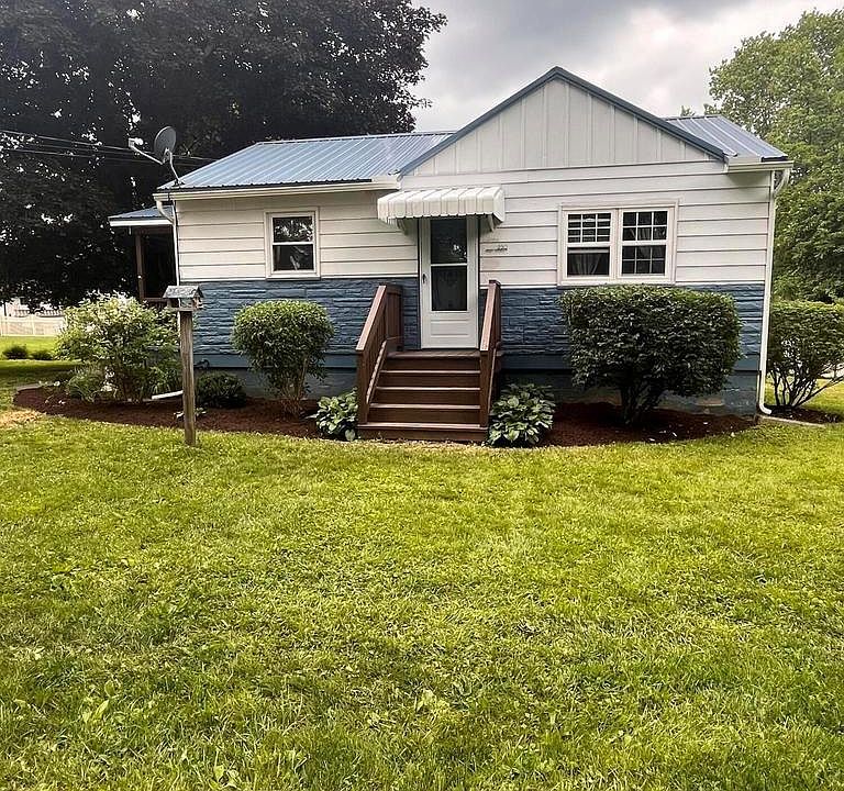 1st image of 230 Ash St