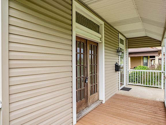 3rd image of 1007 Edgewater Ave