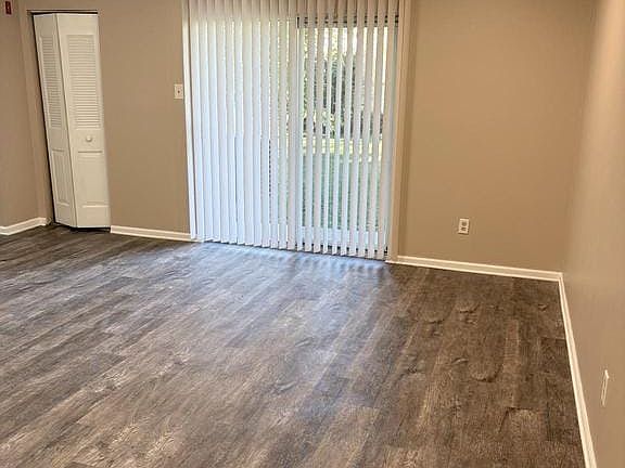 4th image of 221 Highland Blvd APT A