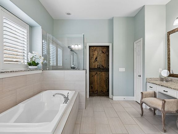 4th image of 1004 Duttons Meadow Ln