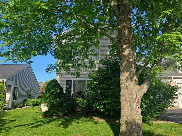 2450 Summerwind Ln, Montgomery, IL 60538