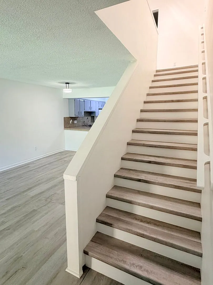 Great Arden Location - 2 Bed, 1.5 Bath Condo - Available Now! — Photo 4