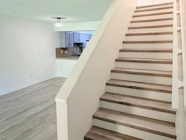 134 Colony Dr — Photo 8