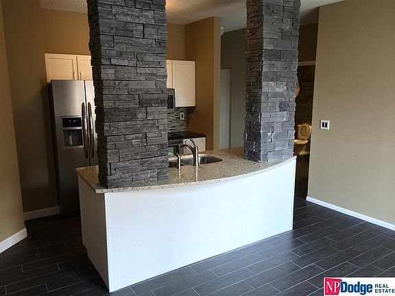 2nd image of 300 S 16th St APT 607