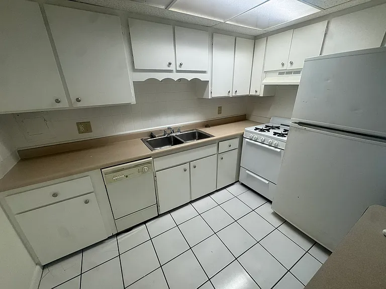 1101 W Porter Ave — Photo 18