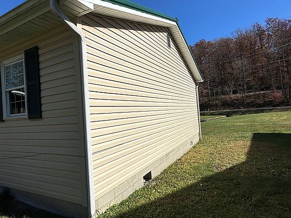 3rd image of 6870 Countryside Dr