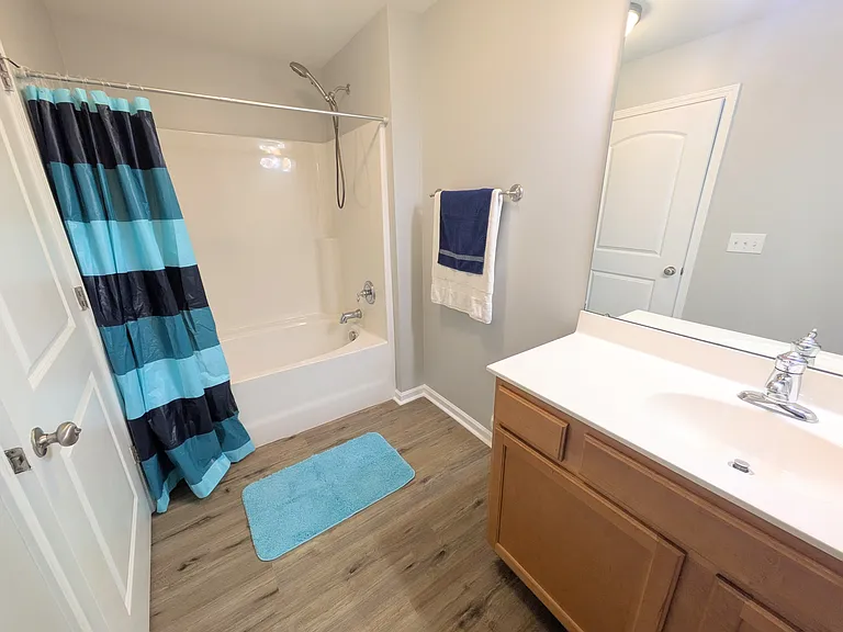 Primary bath with large soaking tub