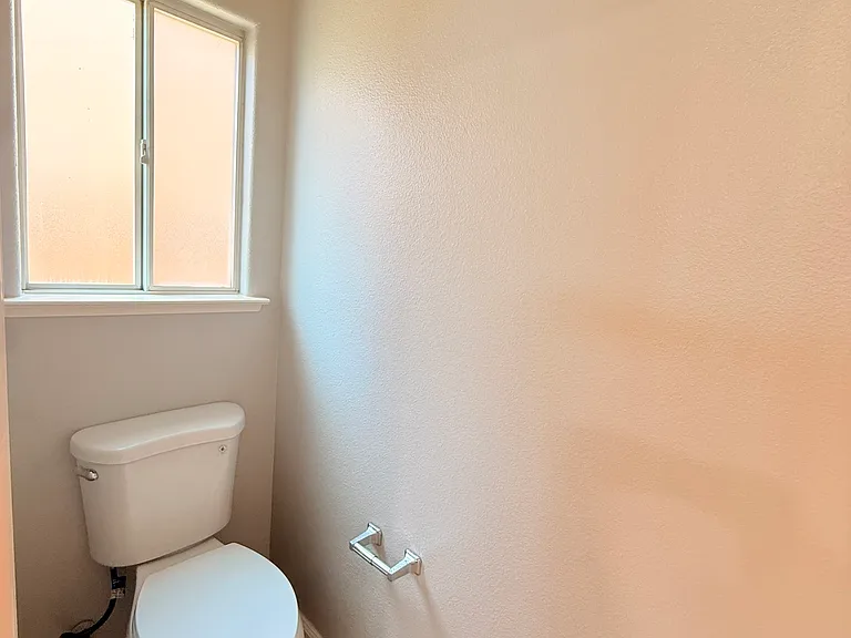 1786 Gibson Ave — Photo 16