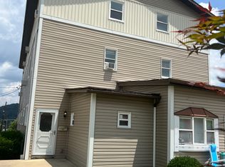 703 Fleming St, Coraopolis, PA 15108