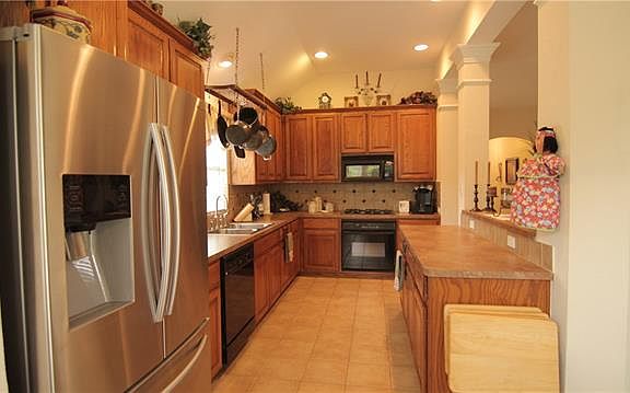 4th image of 701 Creek Walk Pl